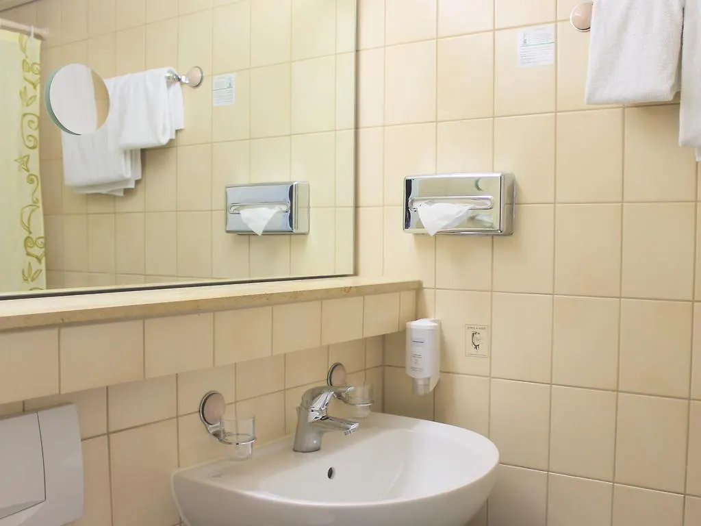 Terminal Hotel Koeln 3*, Кёльн